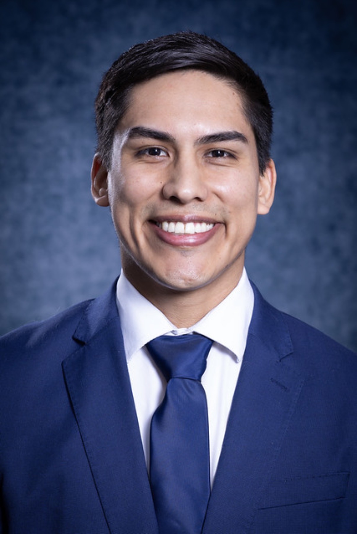 Dr. Jair Flores